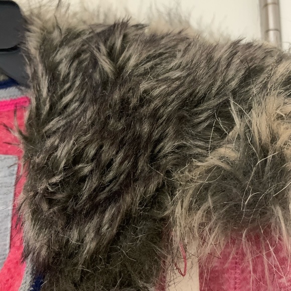 SUPERDRY zip up hoodie with Fur - Picture 4 of 8